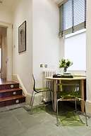 Gledhow Gardens by Onefinestay