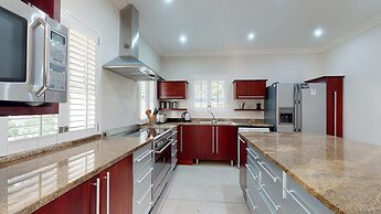 Caribbean Estate Deluxe