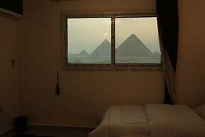 9 Pyramids Inn
