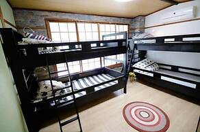 Maru House - Hostel