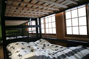 Maru House - Hostel
