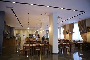 Twin Towers Hotel
