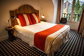 Hotel Mir