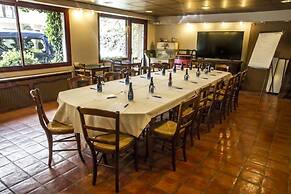 Hotel Mir