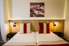Hotel Mir