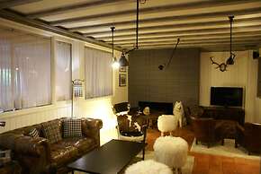 Hotel Mir