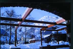 Hotel Mir
