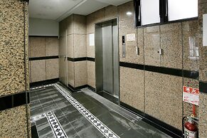 Grand Court Namba 402