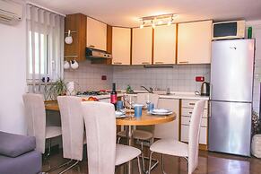 Apartment Karmen