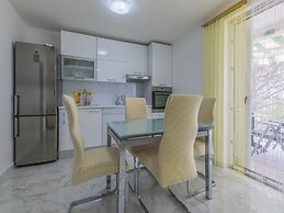 Apartment Cherry 2