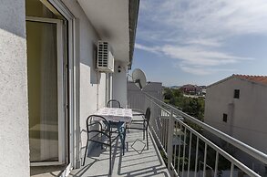 Apartment and Room Ilija
