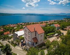 Apartments Djusi