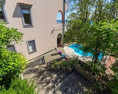 Apartments Djusi