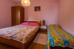 Apartments Djusi