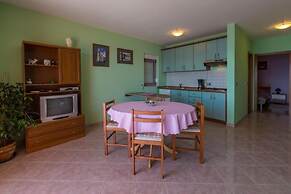 Apartments Djusi