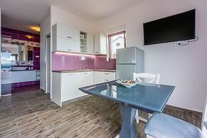 Apartments Djusi