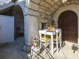 House Maya