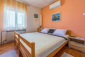 Apartment Antic S