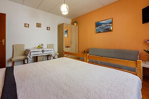 Apartment Antic S