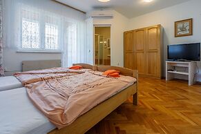 Apartments Villa 7