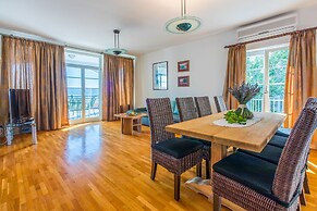 Apartment Goran