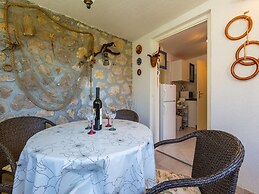 House Lipert