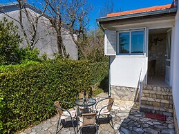House Lipert