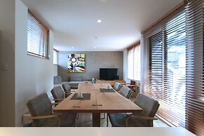 Shimogoryo House