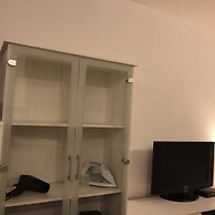 Friesenwall Centrum 5 min to Mainstation