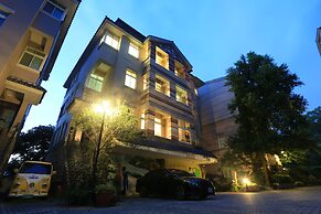 Downshifted House