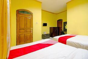 OYO 1770 Hotel Mawar Saron 2