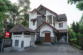 Hotel O Omah Duwet