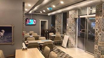 Daisy Hotel