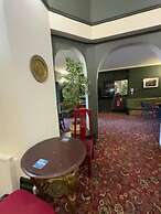 Pinegrove Hotel