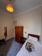 Pinegrove Hotel