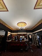 Pinegrove Hotel