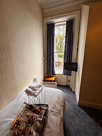 Pinegrove Hotel