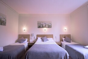 Pinegrove Hotel