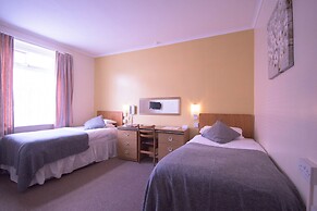 Pinegrove Hotel