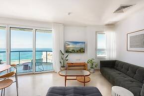 Full Sea View on The Beach With Balcony