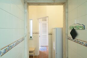 Spacious Bairro Alto Apartment + Courtyard, By TimeCooler