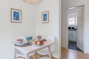 Sunny, Bright and Quiet Apartment, By TimeCooler