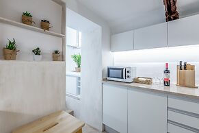 Renovated Typical Baixa Apartment, By TimeCooler