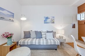 Renovated Typical Baixa Apartment, By TimeCooler