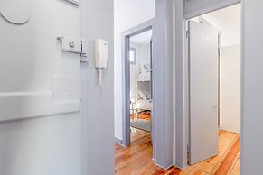 Alfama Spacious and Central Apartment, By TimeCooler