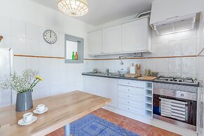Alfama Spacious and Central Apartment, By TimeCooler
