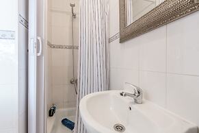 Light Filled Typical Apartment at Alfama, By TimeCooler