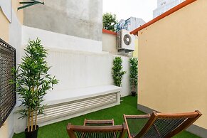 Sunny Apartment with Patio, By TimeCooler