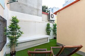 Sunny Apartment with Patio, By TimeCooler