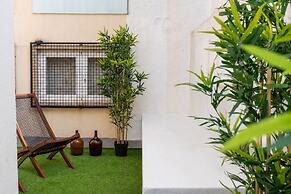 Sunny Apartment with Patio, By TimeCooler